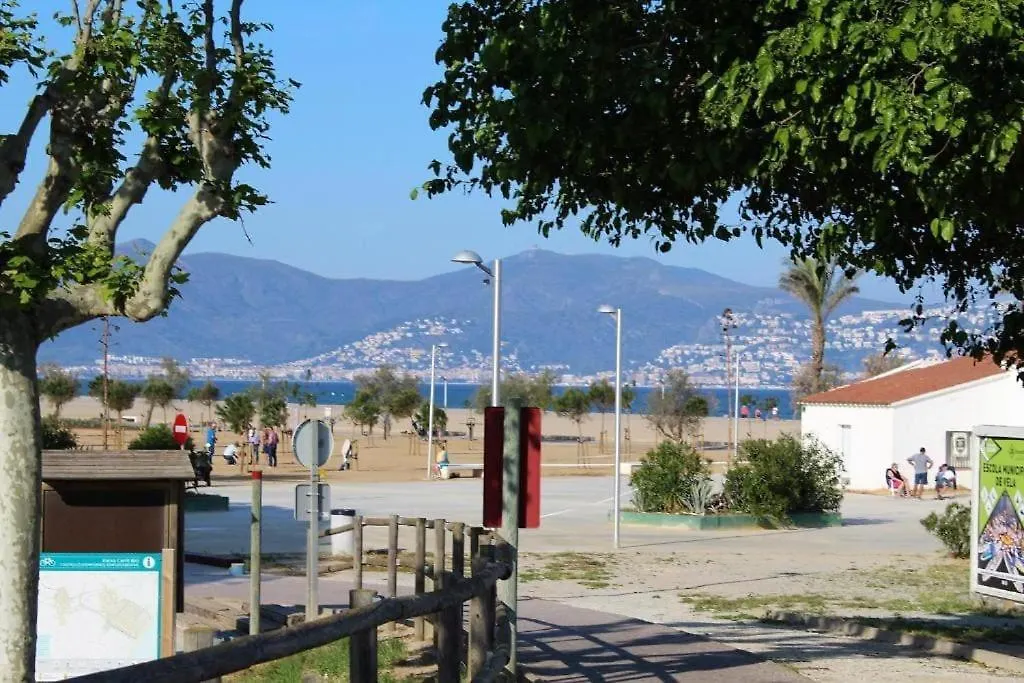 Holiday home House Duplex In The Beach With Barbaque & Two Terraces One With Views Empuriabrava